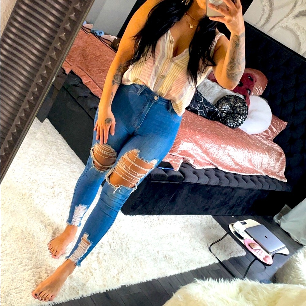 V neck cut striped top.